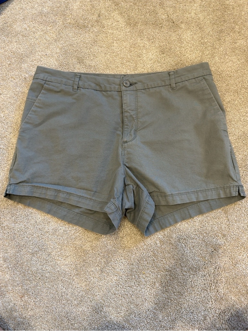 Patagonia Organic Cotton Gray Shorts Women’s Size 14 Chino Casual 3.5” Inseam